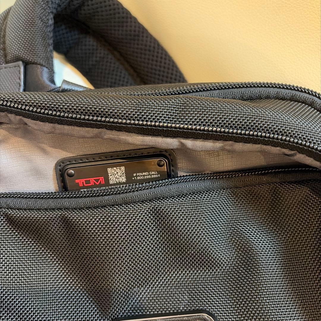 美品　TUMI スリム バックパック ビジネス リュック ブラック