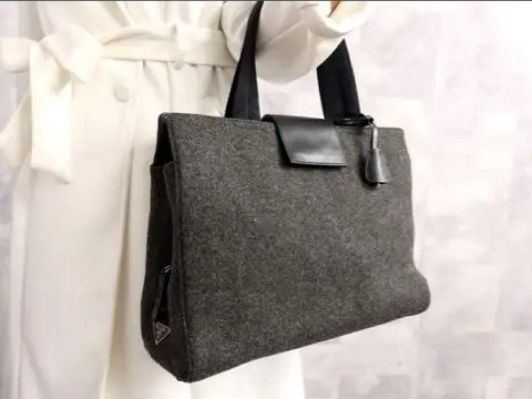 ♥*】様 超美品　PRADA プラダ　三角ロゴ　ウール カーフ レザー 本革　ハ