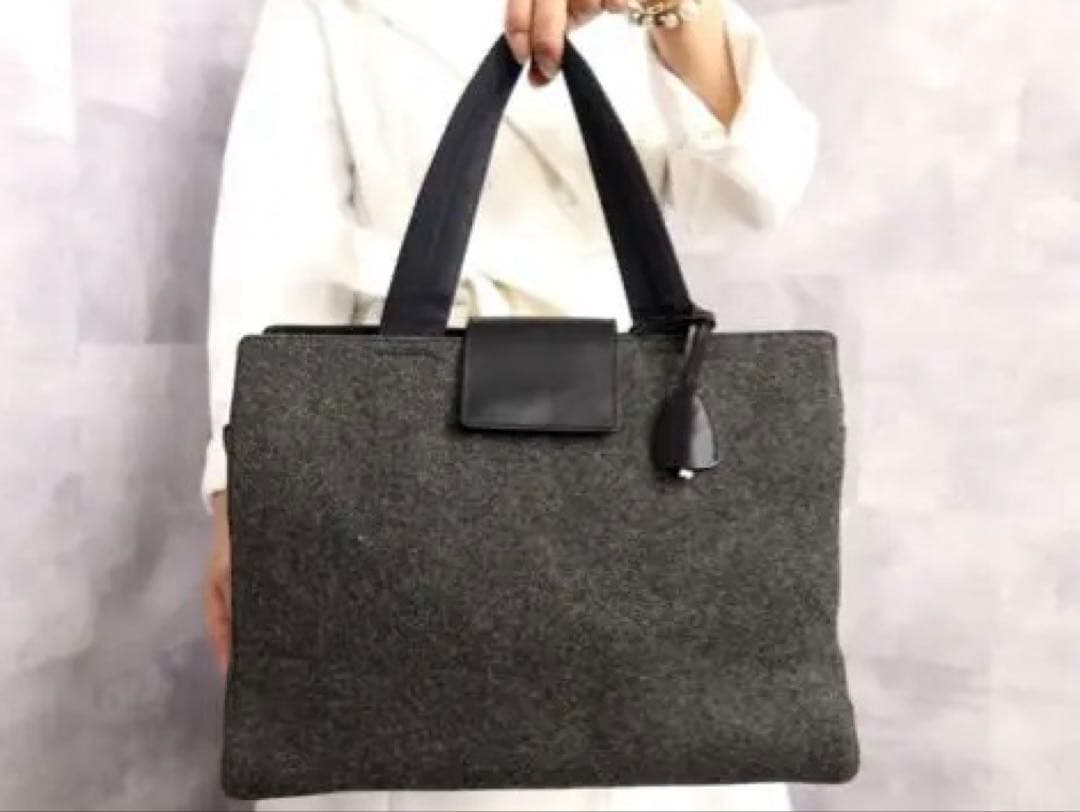 ♥*】様 超美品　PRADA プラダ　三角ロゴ　ウール カーフ レザー 本革　ハ