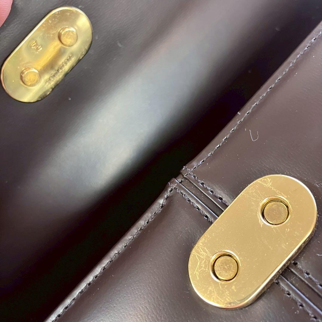 る*る様 未使用　イヴサンローラン　ロゴ金具　ダークブラウン　ハンドバッグ　長期