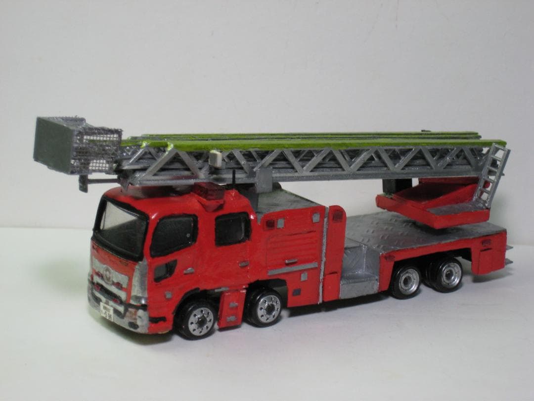 ミニカー改造 自作品 日野プロフィア 4軸 50m級消防はしご車