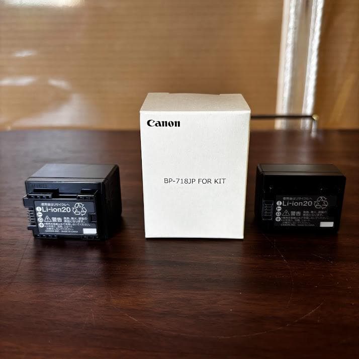 Canon iVIS HF R700 2016年製 付属品多数 予備バッテリー付