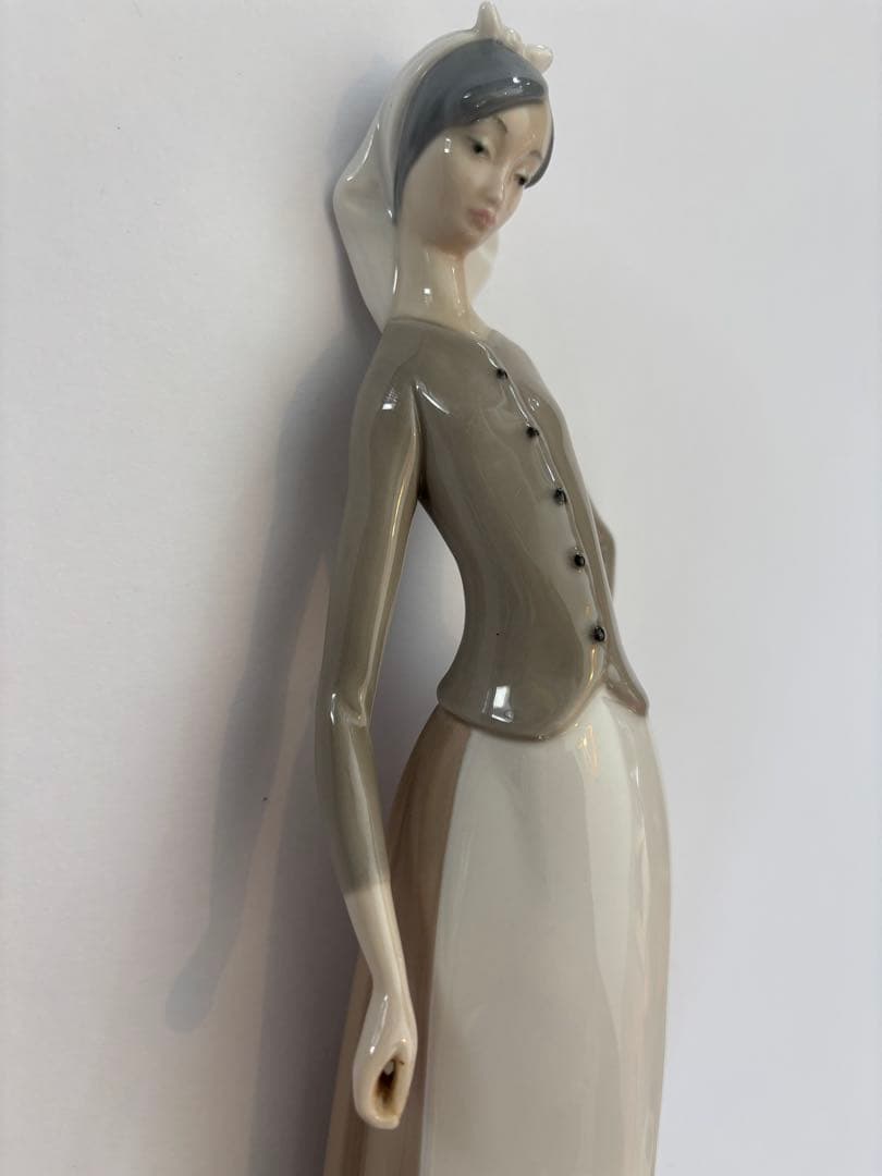 リヤドロ陶器人形