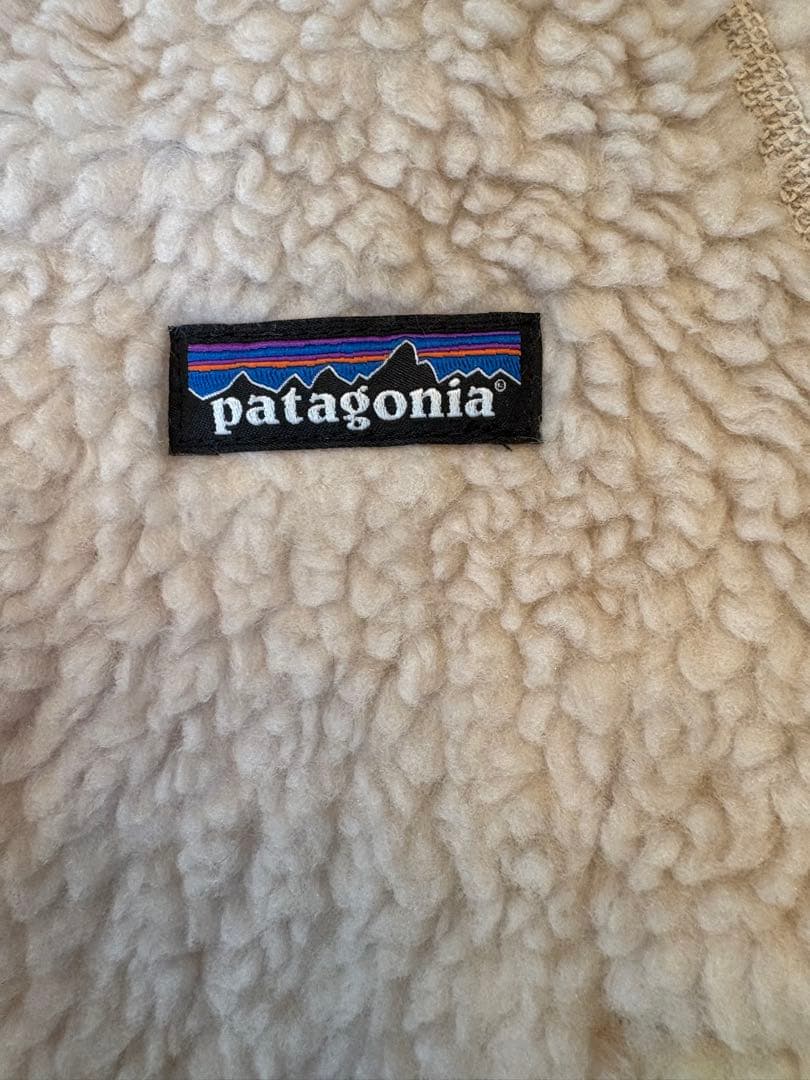 新品未使用patagonia リバーシブルフード付きジャケット 2T