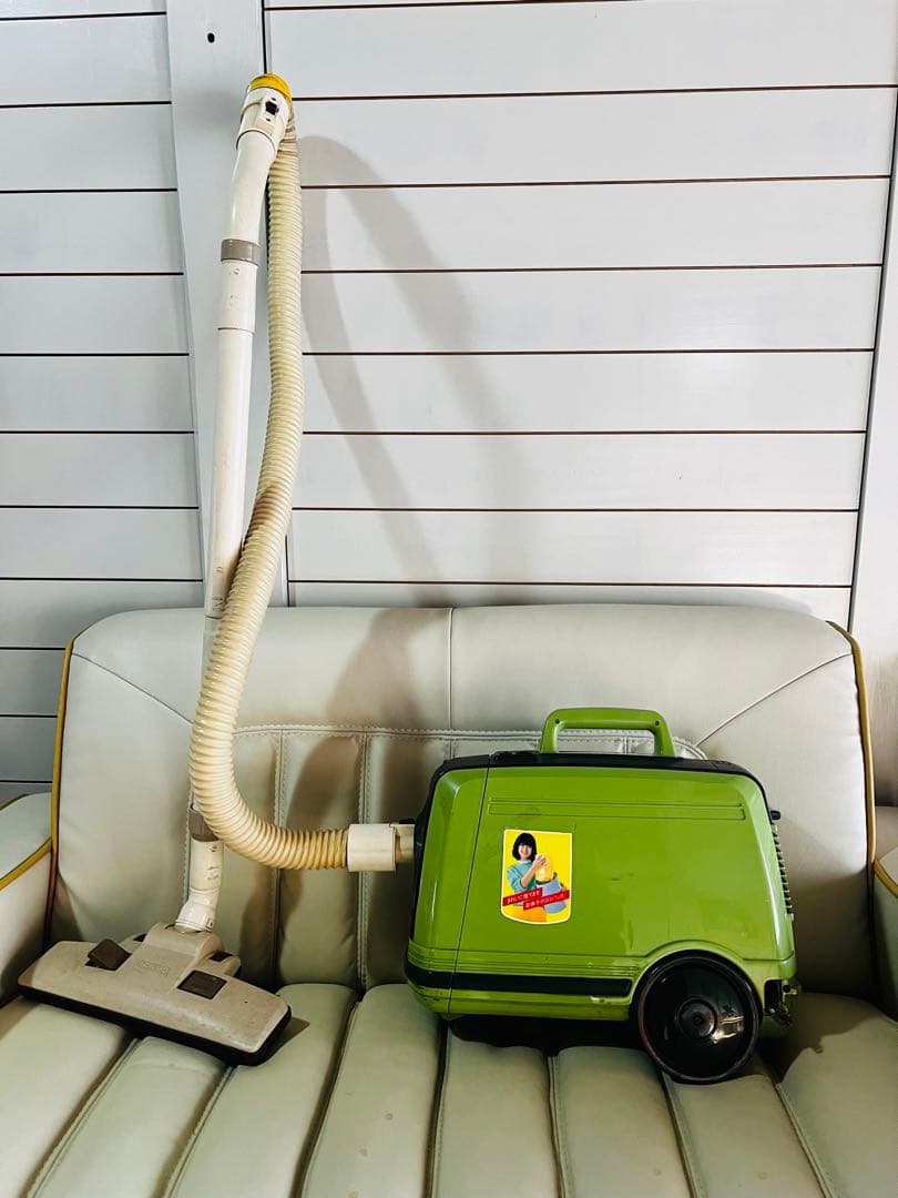 レトロ掃除機　日立　CV-8610