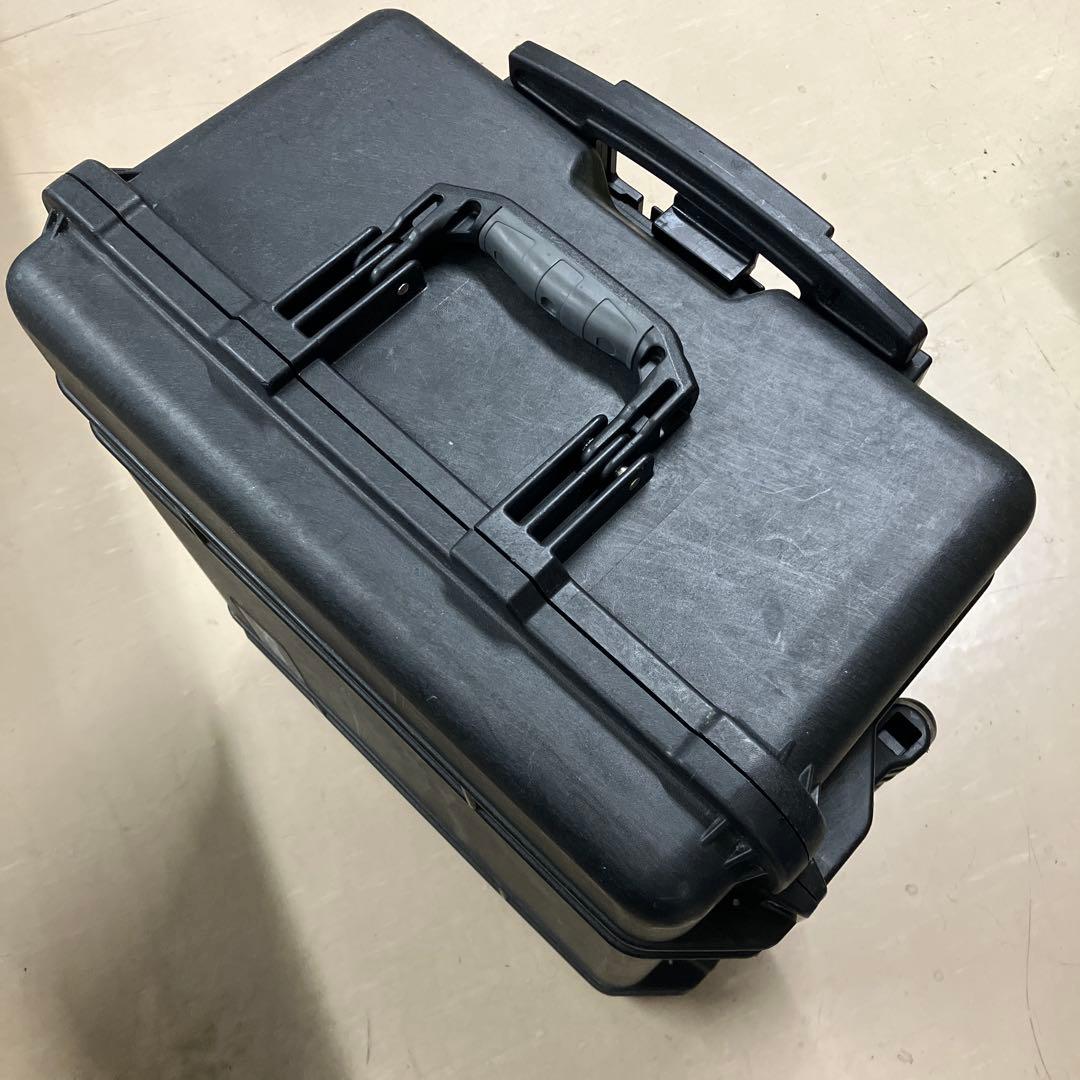 PELICAN ペリカンケース 1560 旧ロゴ（白黒）