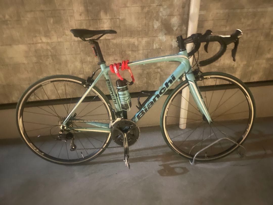 と*ん様 Bianchi ロードバイク Impulsoボトルホルダー、チューブ、