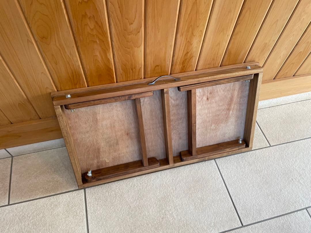 木を愛するキャンパー向けに大工職人が丹精込めて作ったオルテガ柄ローテーブル