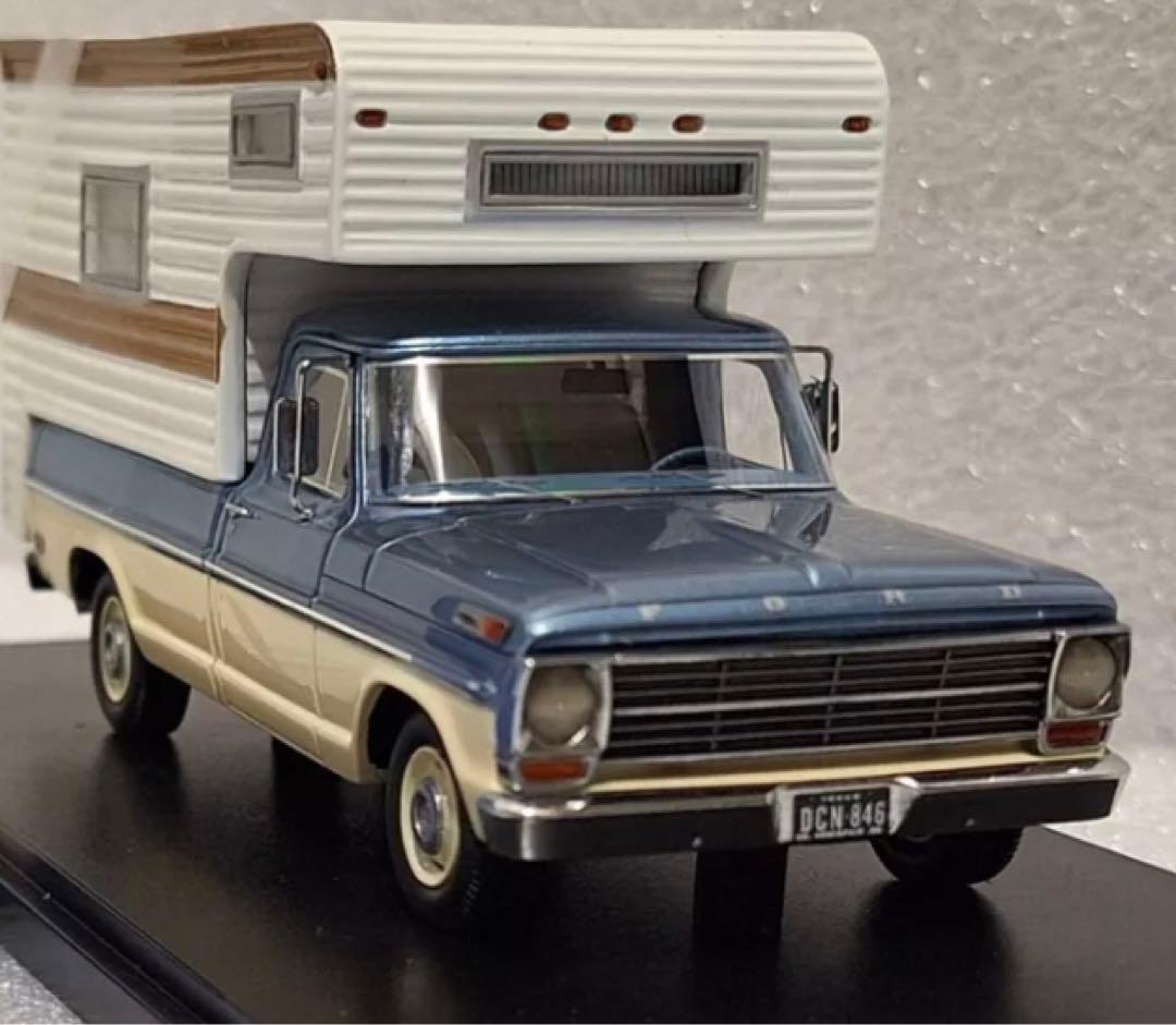 Ford F-100 キャンピングトレーラー付き