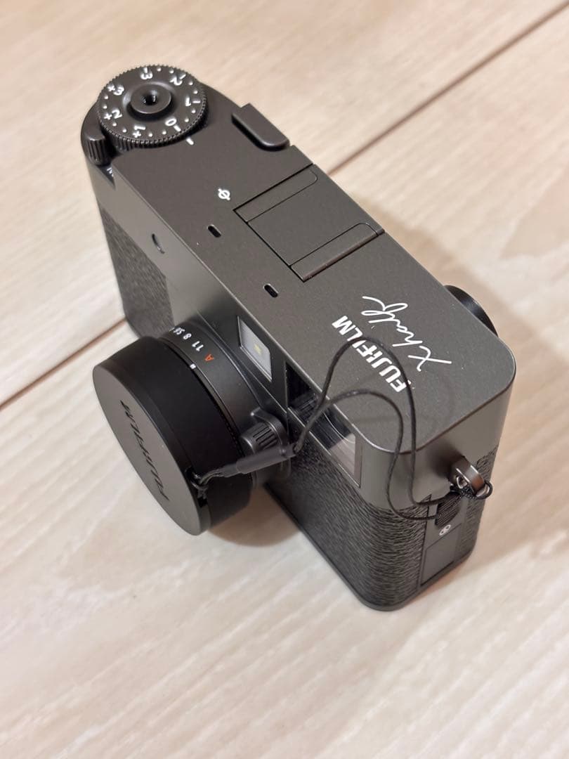 FUJIFILM X half X-HF1 カメラ　未使用　箱本体美品　保証書付