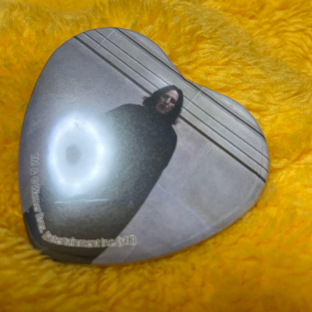 ハリポタ　セブルス・スネイプ　ハート缶バッジ