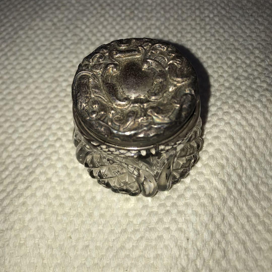 小物入れ　アンティーク　ガラス　英国　イギリス　ホールマーク　銀　シルバー