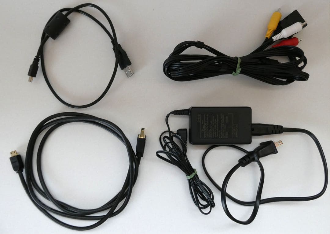 Panasonic HC-V300M 高解像度（HD）カメラ本体とバッテリー含む