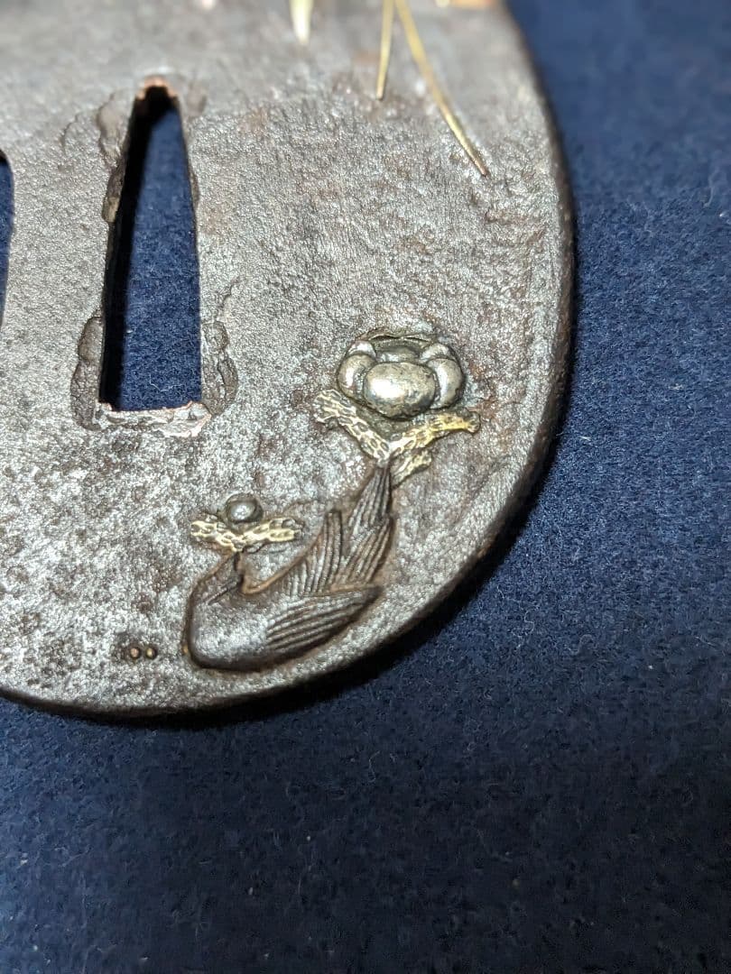 高級日本刀鍔！保存状態抜群！花の絵！