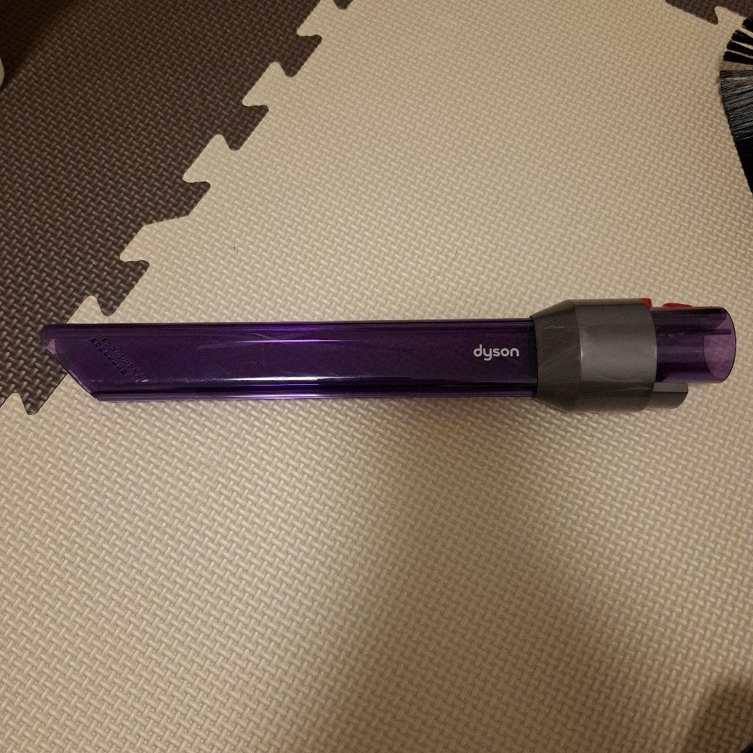 dyson v8 slim fluffy+ 本体とアタッチメント