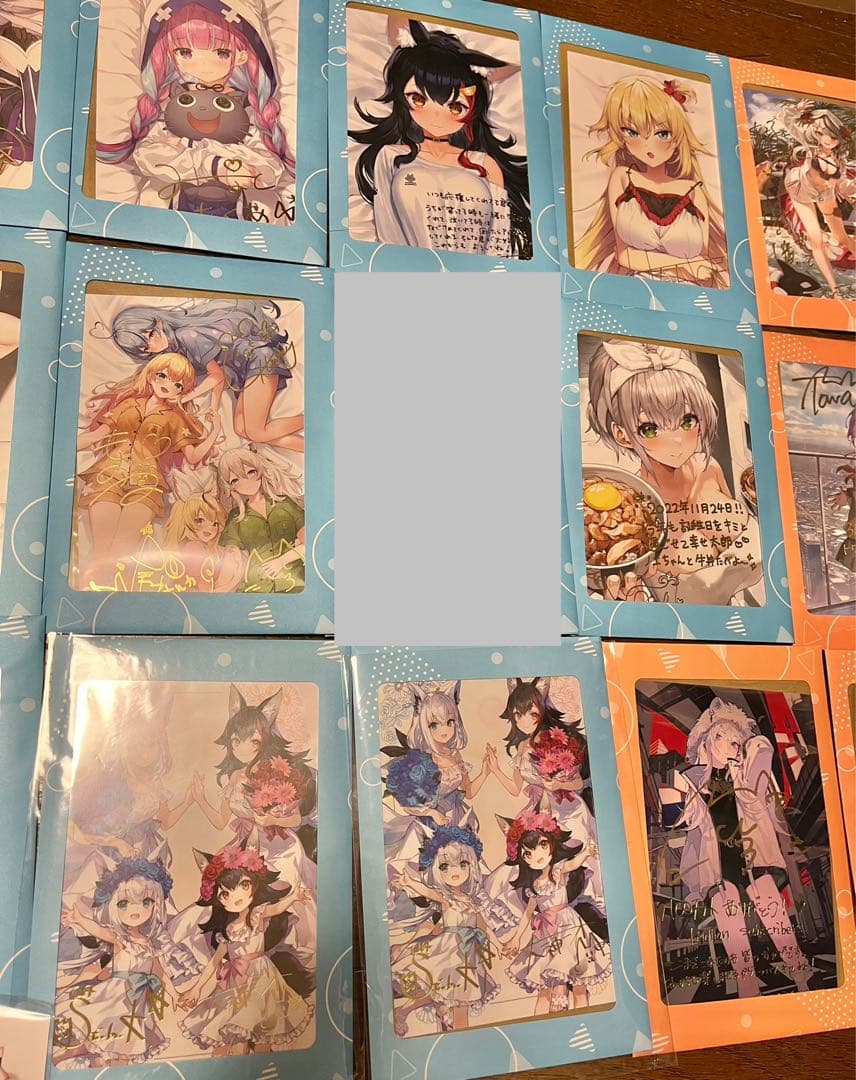 ホロライブまとめ売り　引退品。直筆サイン15枚。複製サイン14枚。フルセット28
