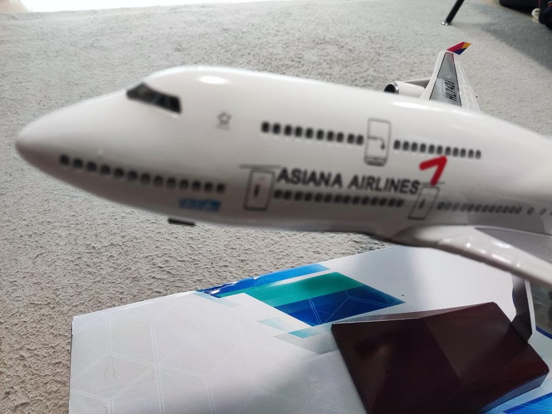 アシアナ航空　B747模型　1:157スケール,47cm