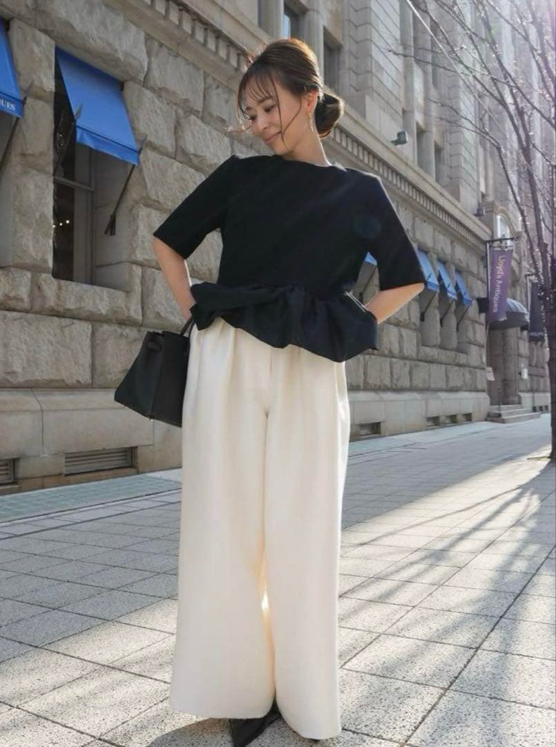 【新品、未使用】Heve シルキータックワイドパンツ　36 バニラ