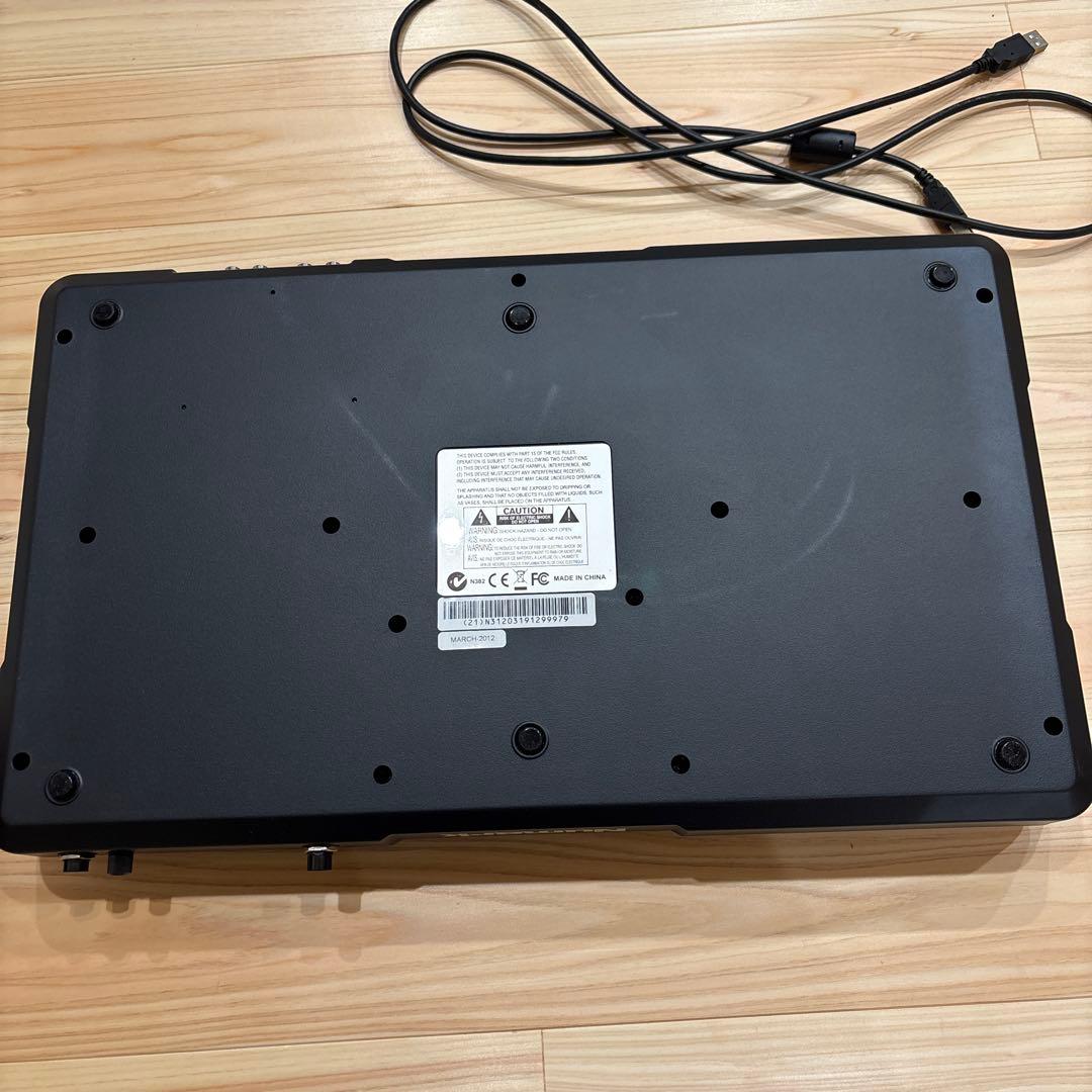 Numark Mixtrack Pro DJコントローラー インターフェース