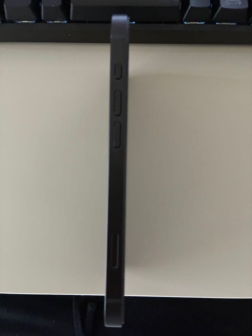 iPhone 16e 本体 ブラック 128GB