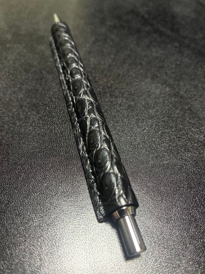 ワイルドスワンズ ボールペン　ペンスタンド　ベイカーオークバークポロサス