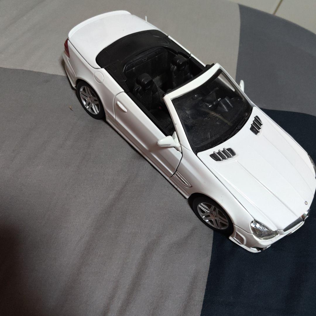 【閲覧数185】メルセデス・ベンツ SLK 1/18 スケールモデル