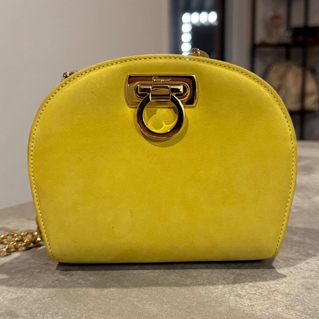 【希少】サルヴァトーレフェラガモ　ヌバックチェーン　ショルダーバッグ ガンチーニ