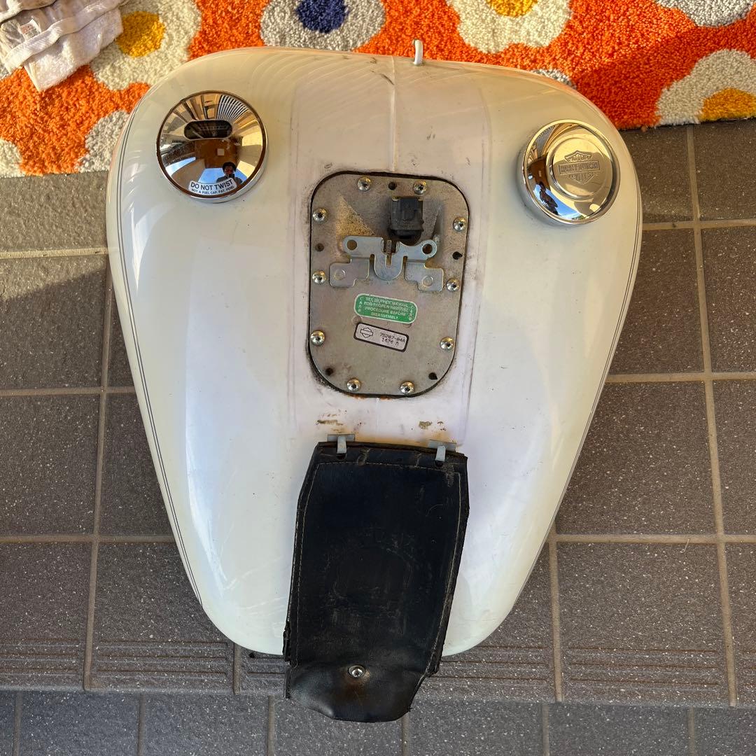 Harley-Davidson 2004式　FLSTC 純正タンク