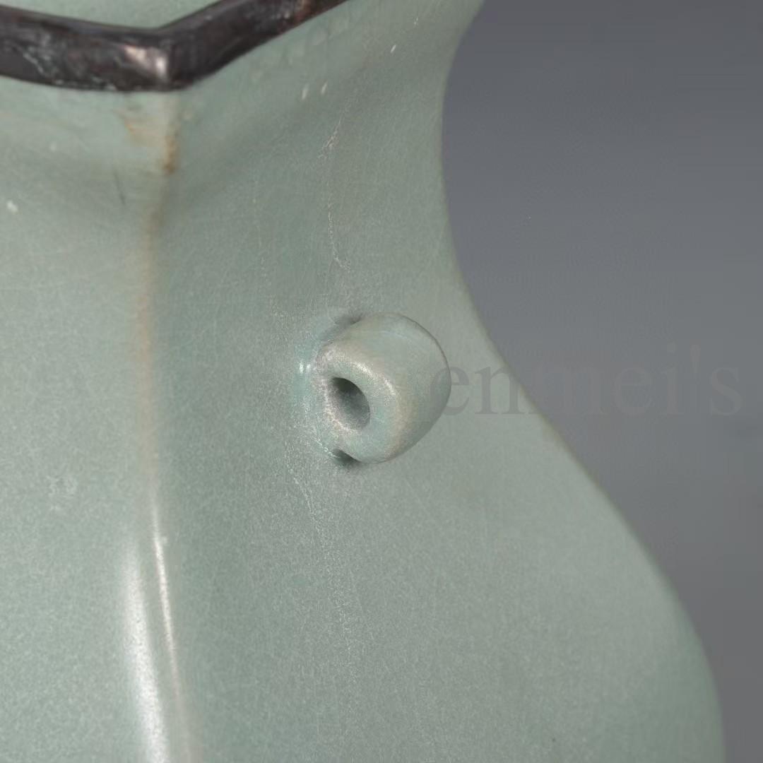 中国古美術・宋汝窯款天青釉銀口四方尊花瓶・工芸品・木箱付・文房具・風水開運・陶器