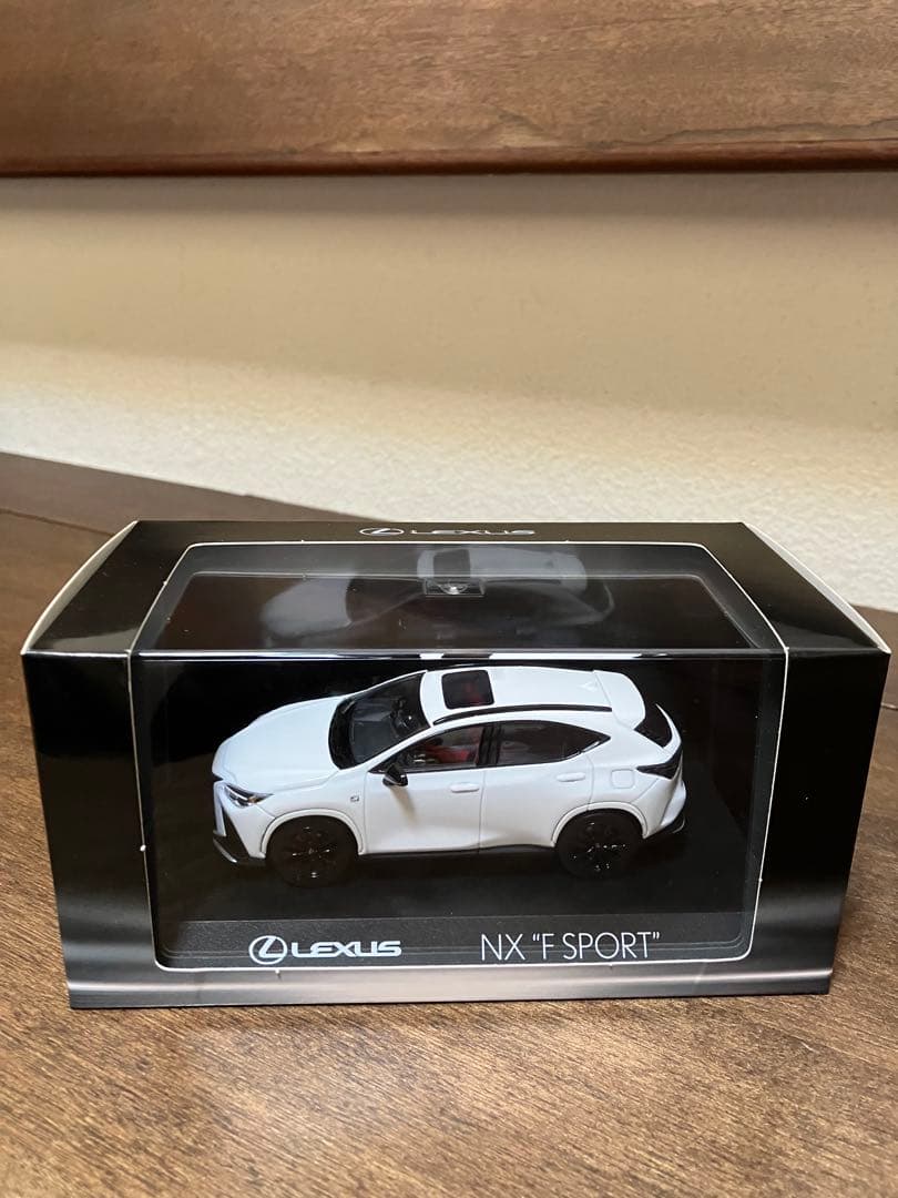 Lexus NX F SPORT 1/43スケールミニカー