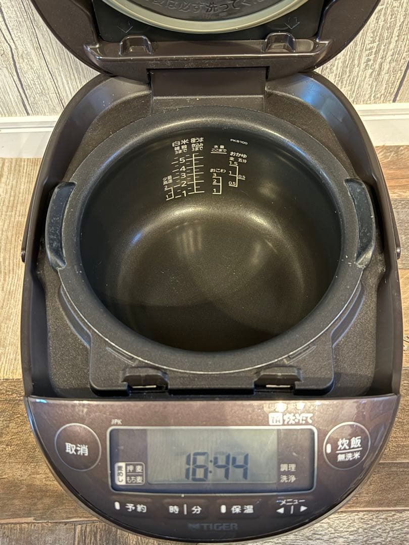【タイガー】圧力IH炊飯ジャー　△jpk-B100