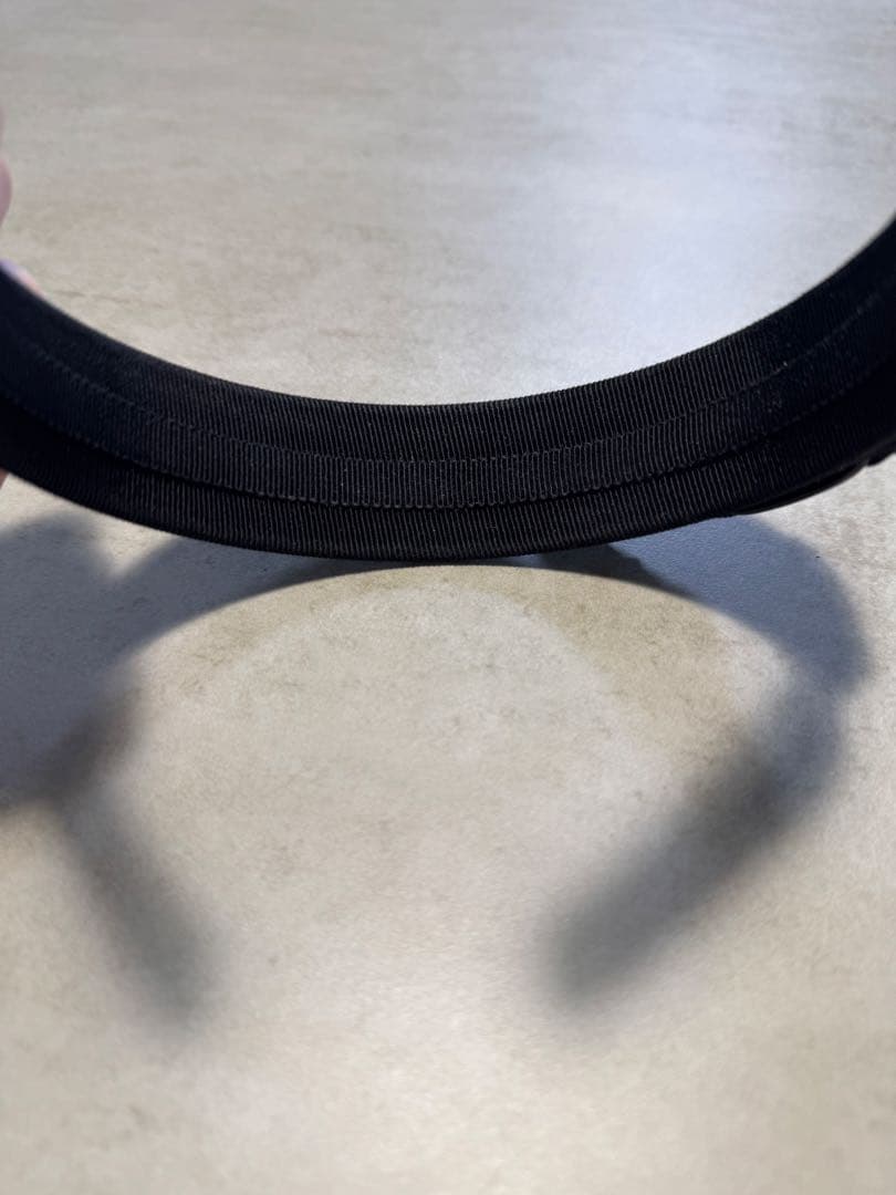 フェラガモ　ブラッククリスタル　カチューシャ