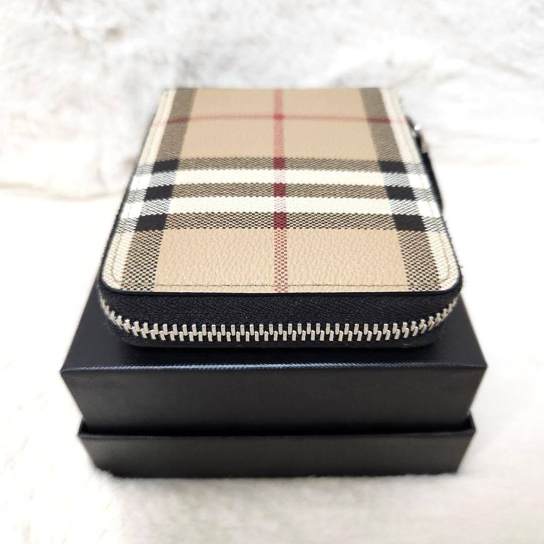 ✨極美品✨バーバリー　二つ折り　フルジップ　ノバチェック　小銭入れ　ケース