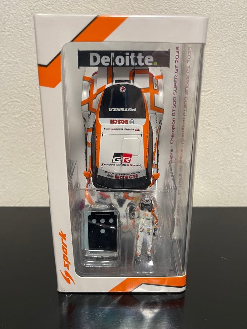 ミニカー spark SUPER GT 2023 au TOM'S GR Supra 36