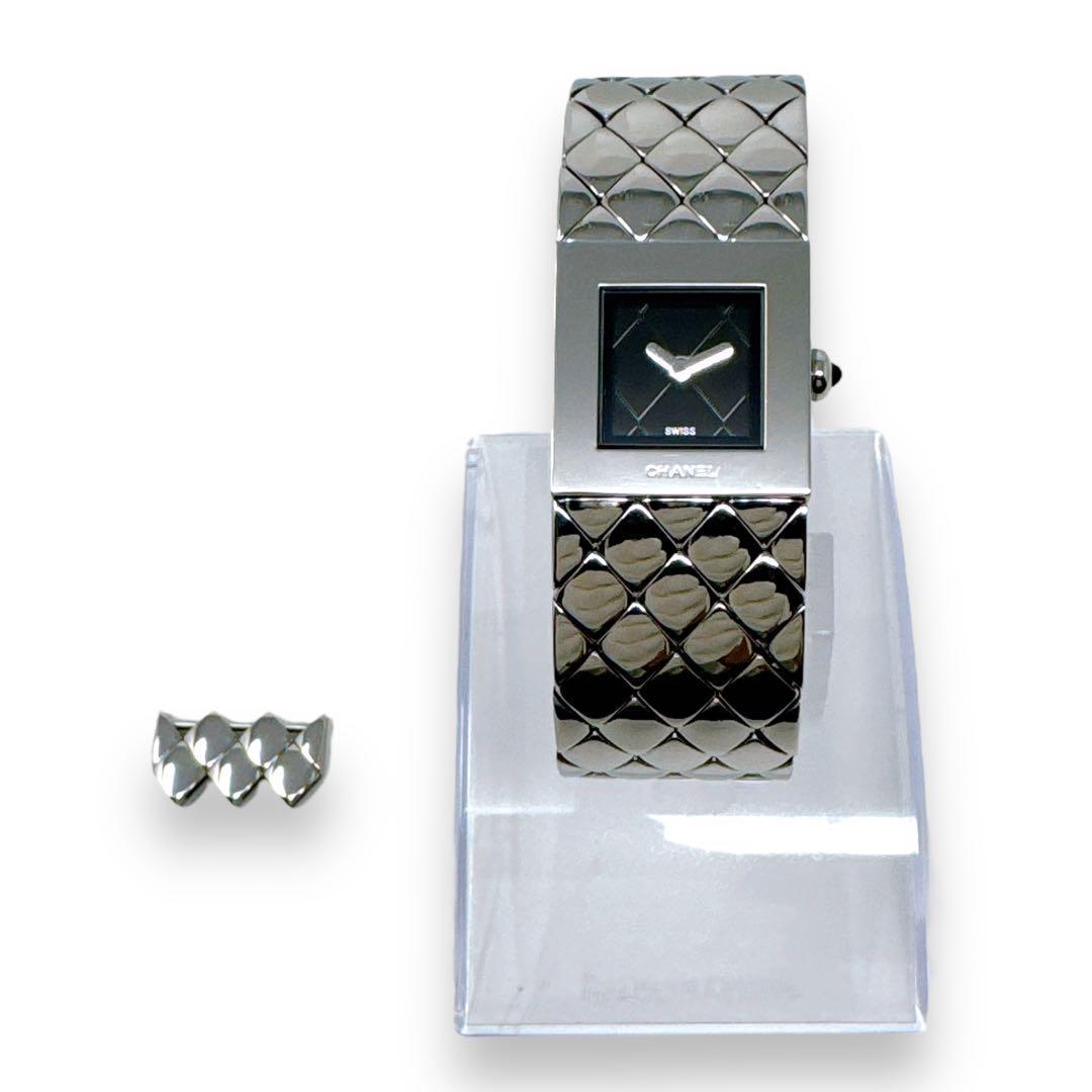 シャネル CHANEL マトラッセ ブラック 黒 シルバー クォーツ 腕時計