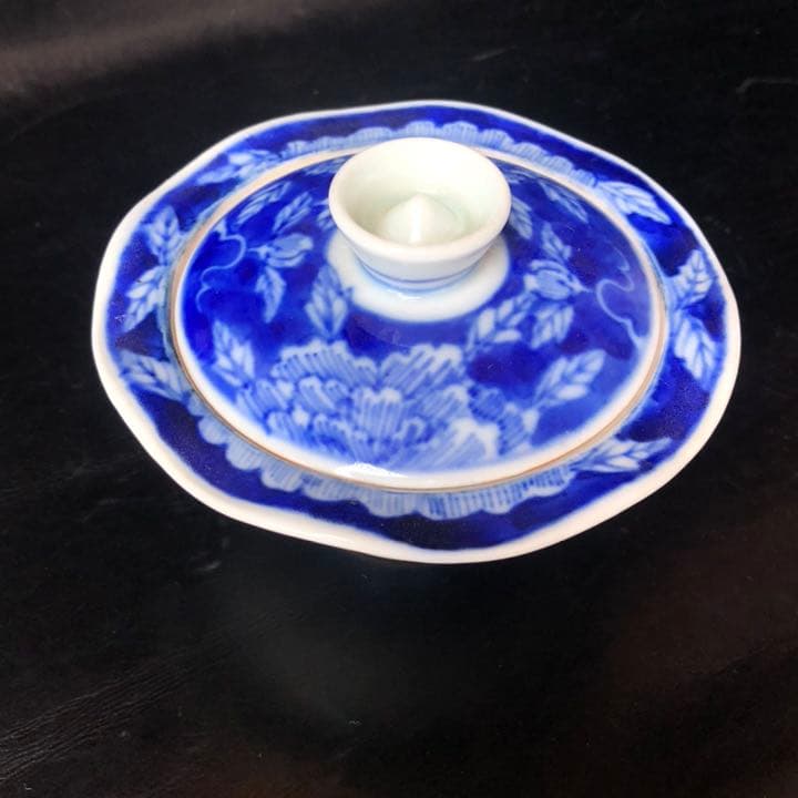 伊万里焼の作家物◼️かなり可愛い波打ったフタ付きの陶器、古美術品、デザート皿？