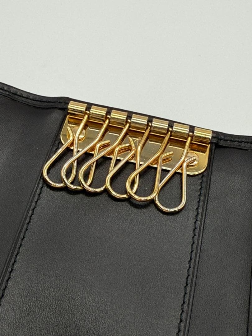 【極美品】クリスチャンディオール CDロゴ レザー 6連キーケース 黒