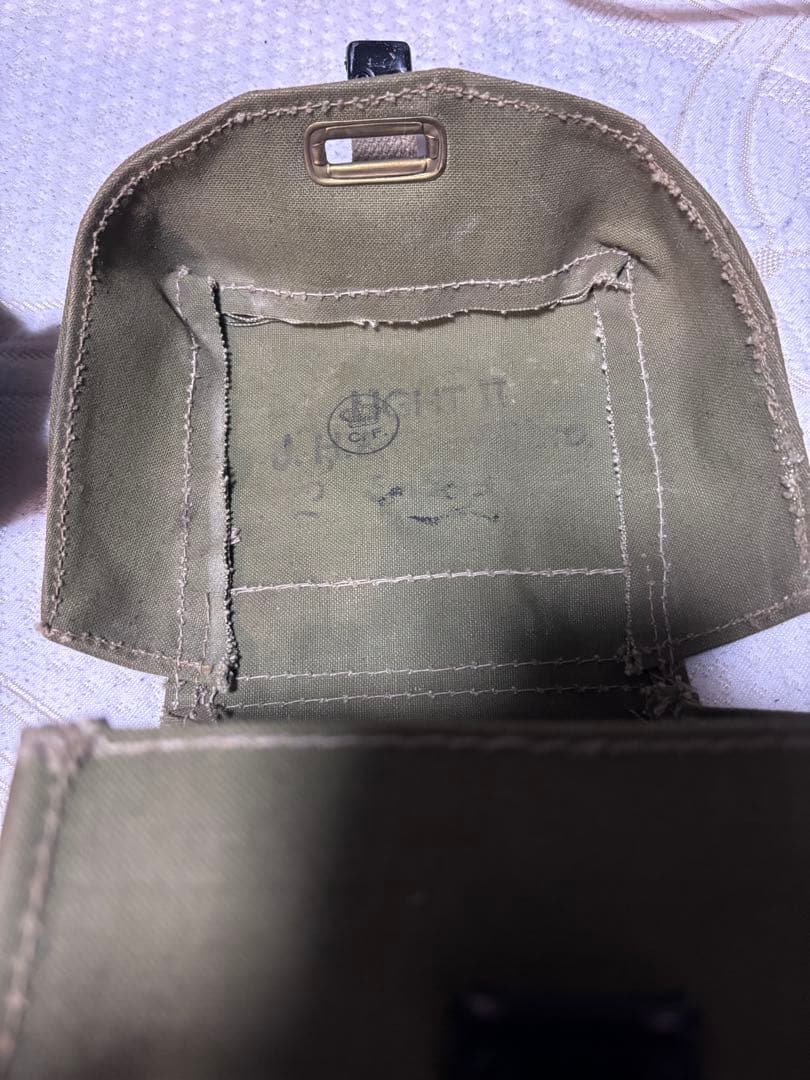 米軍放出品　ガスマスク　２つ、ケースセット