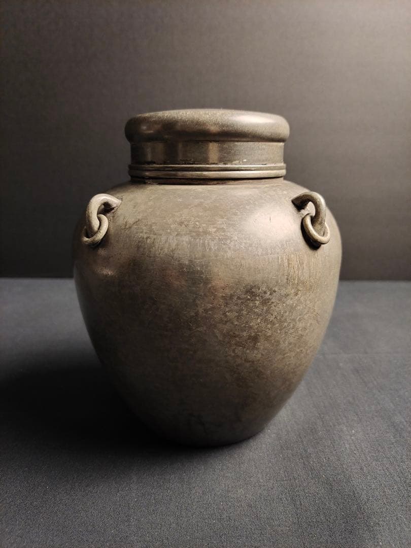 古錫 蔵六居造 錫製無紋四耳帯環茶心壺 茶道具 茶筒 古美術品 重さ910g