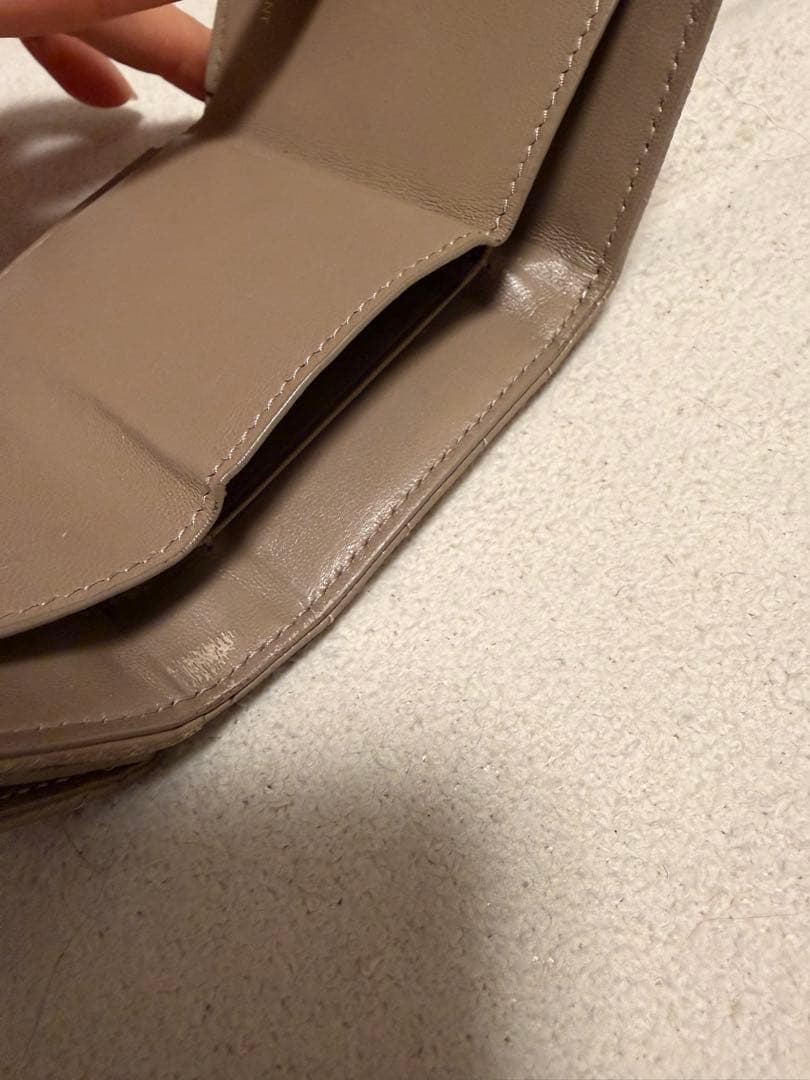 YVES SAINT LAURENT イヴサンローラン ベージュ 三つ折り財布