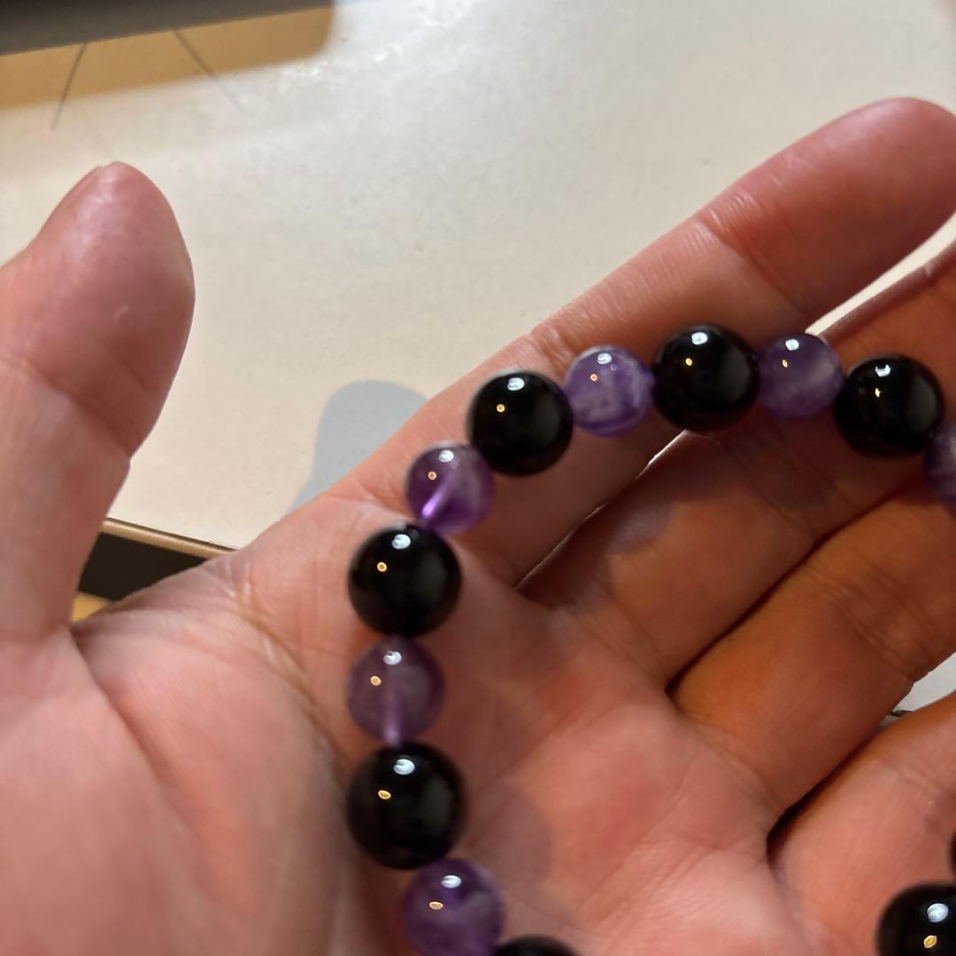 モリオンとアメジストとスギライトたんで魔除けが最強化したかも！綺麗！