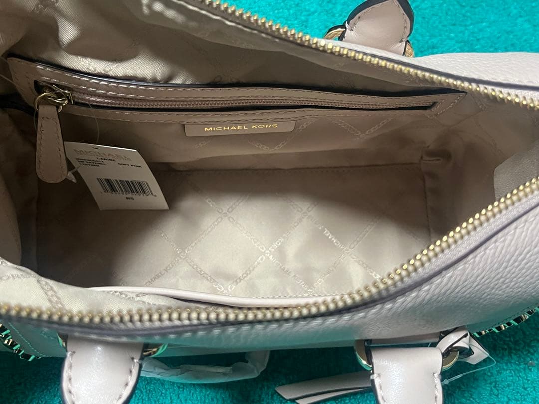 MICHAEL KORS スタッズ付きレザーバッグ