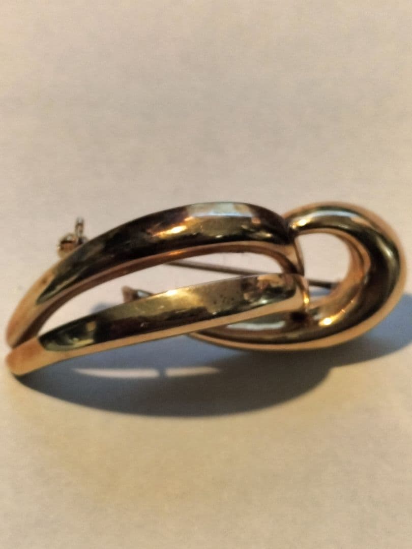 １４ｋｔ金 イタリア製ツイストデザインブローチ