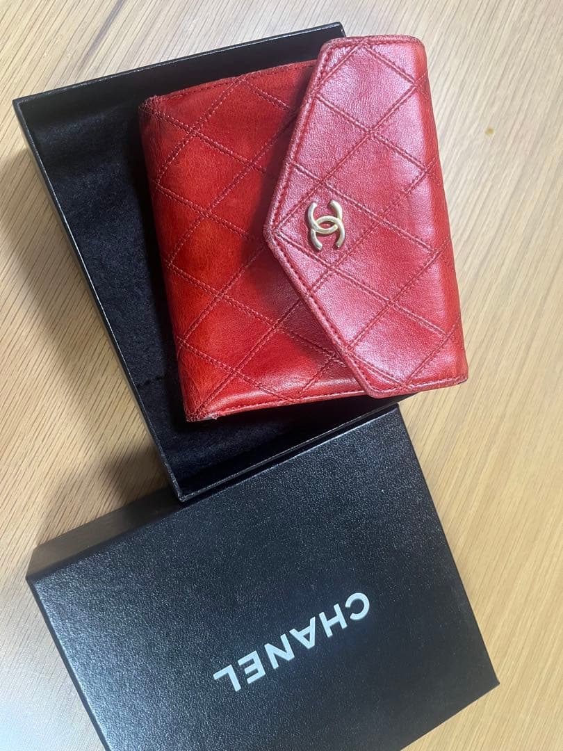 シャネル　二つ折り財布　ビコローレ