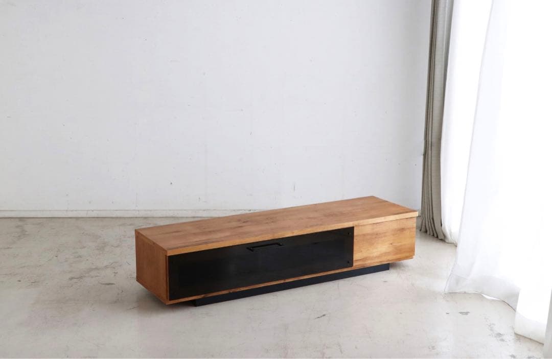 美品　テレビボード　サイドボード　おしゃれ収納　幅140cm