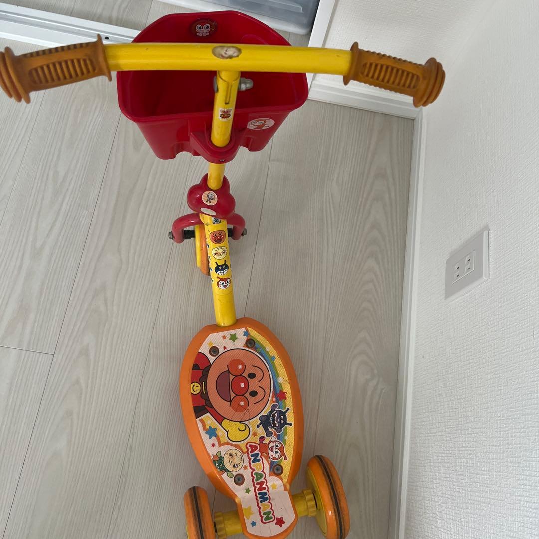 アンパンマン三輪車 赤・黄色