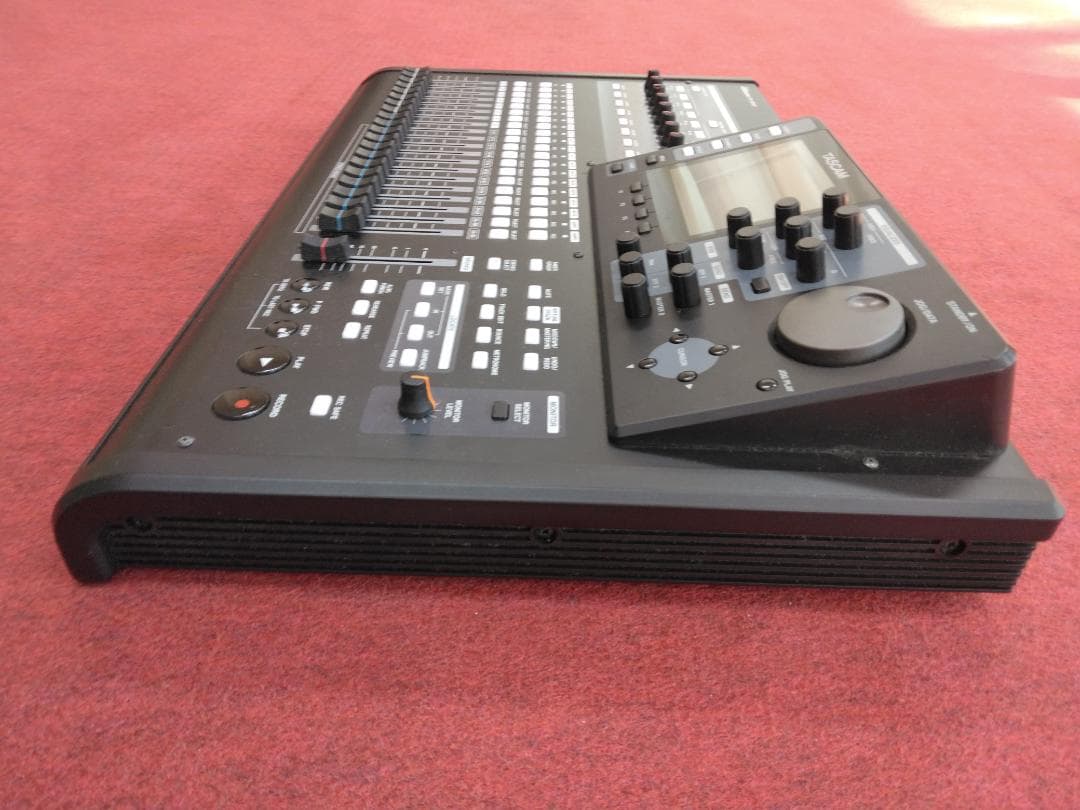 配信機器・PA機器・レコーディング機器 TASCAM DIGITAL PORTASTUDIO DP-32SD