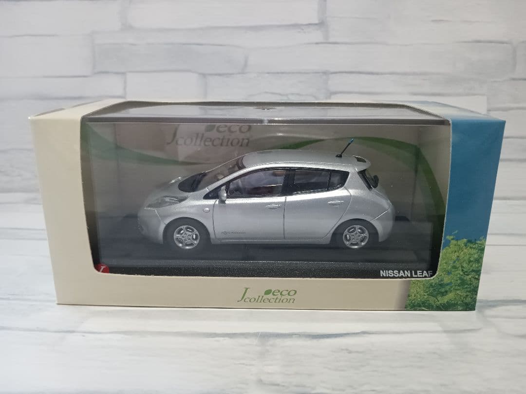 1/43 京商　日産　リーフ　ミニカー　ブリリアントシルバー