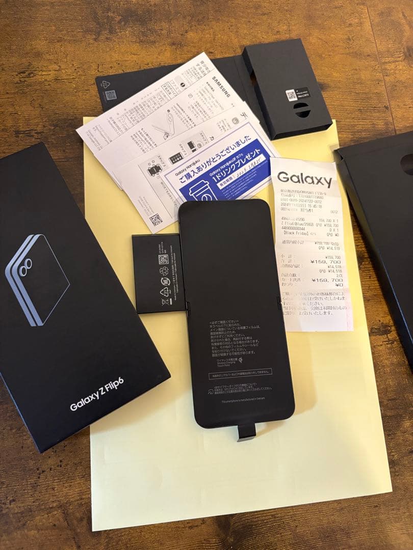 Samsung Galaxy Z Flip6 ブラック