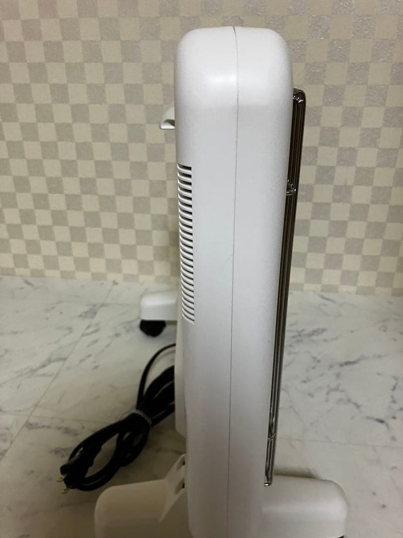 極美品　サンルミエ　E800L-TM2 ホワイト　タイマー付き　遠赤外線